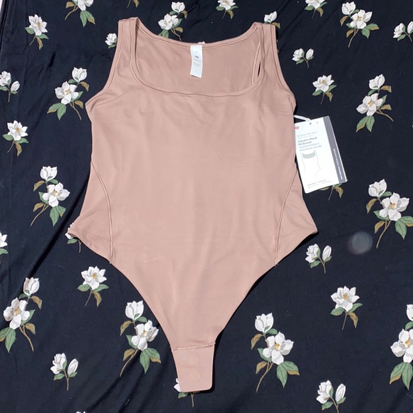🆕 Lululemon Wundermost Ultra-Soft Nulu Square-Neck Sleeveless Bodysuit NWT - Picture 10 of 15